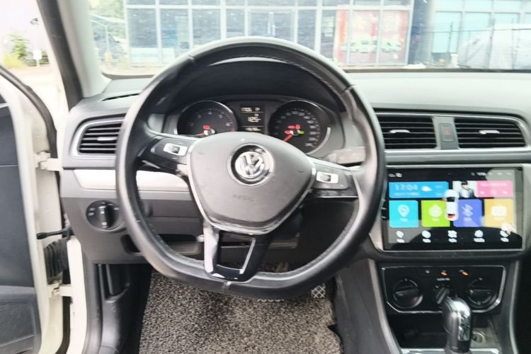 Volkswagen Lavida 2018 car image #12