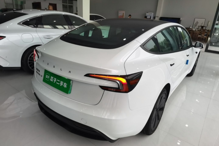 Tesla Model 3 2026 car image #7