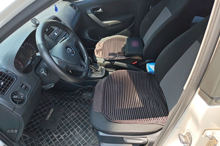 Volkswagen Polo 2019 car image #17