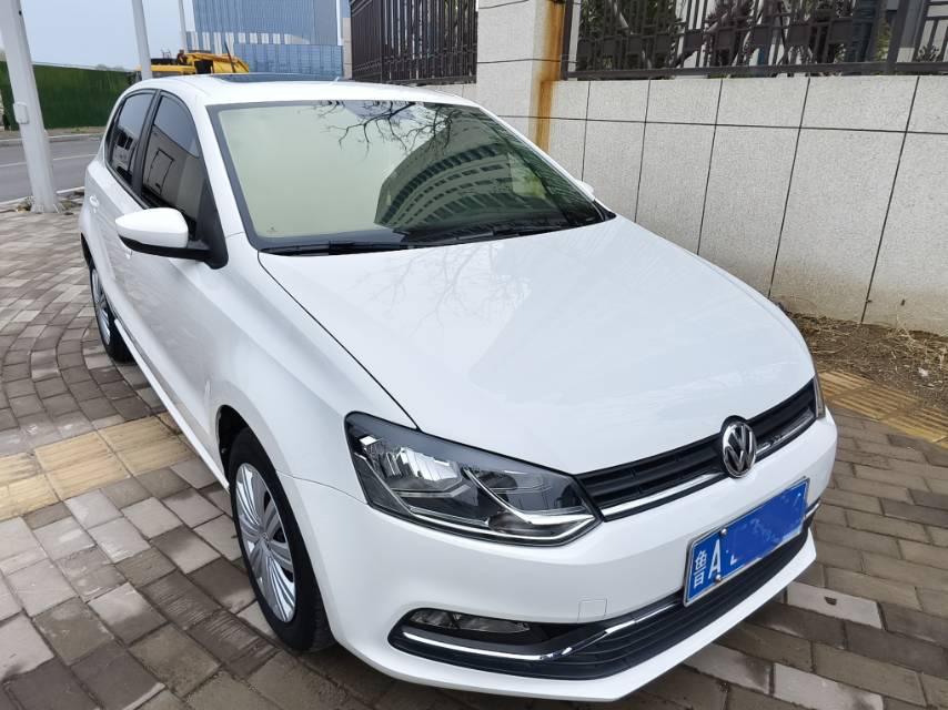 Volkswagen Polo 2017 car image #2