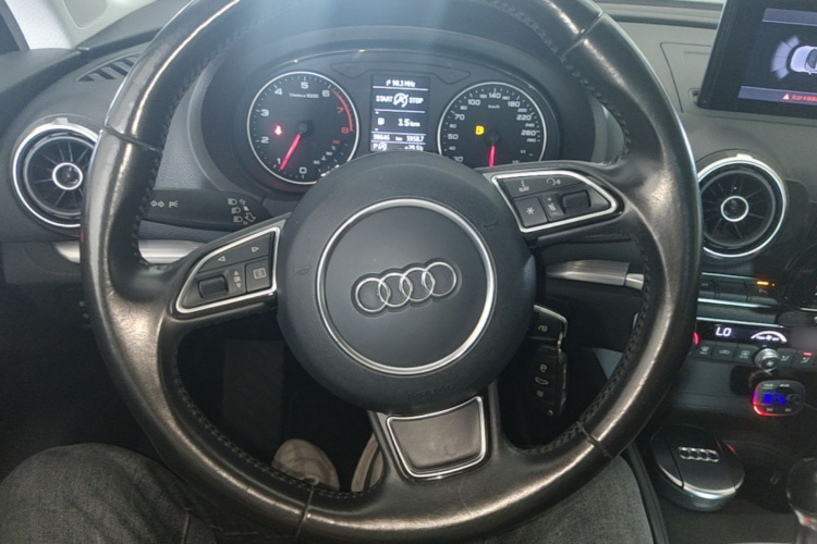 Audi A3 2015 car image #11