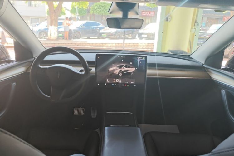 Tesla Model Y 2022 #10 Tesla Model Y 2022 car image #10