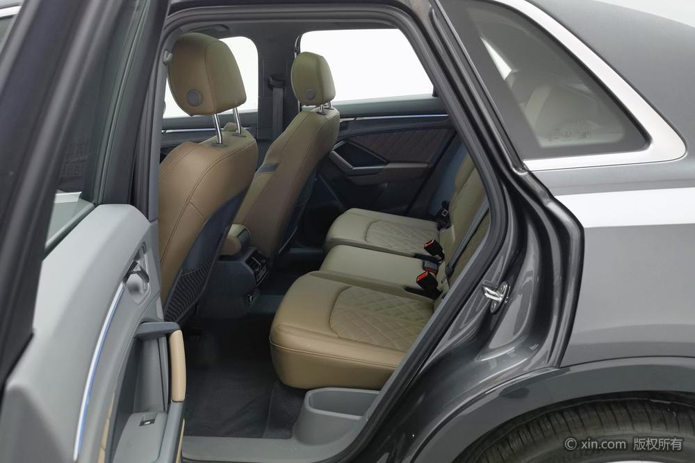 Audi Q3 2025 car image #20
