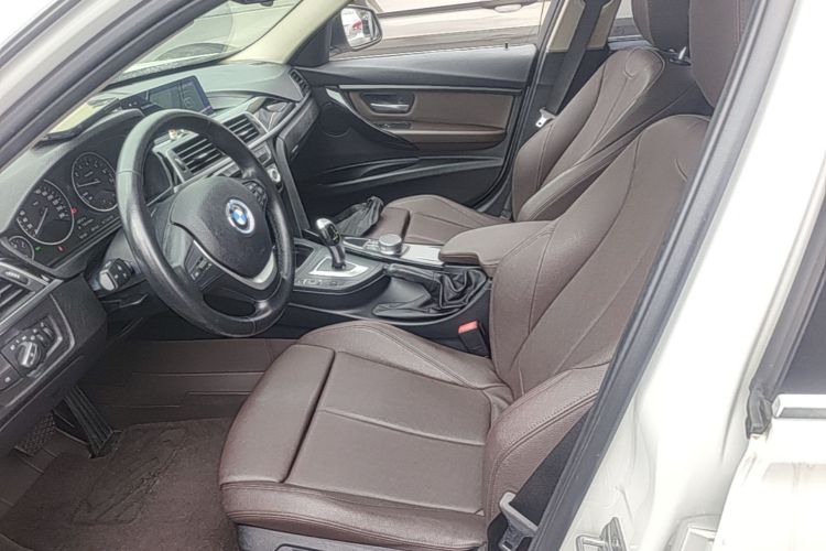 BMW 3 Series 2019 image de voiture #15