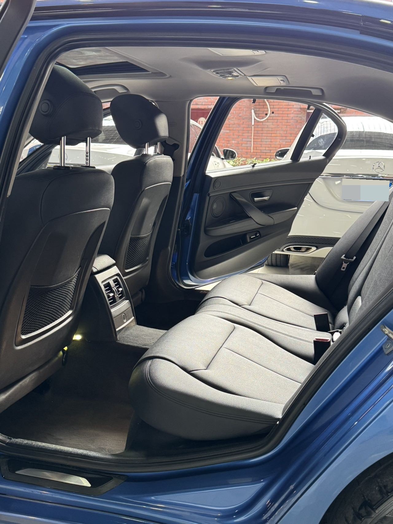BMW 3 Series 2017 immagine di auto #3