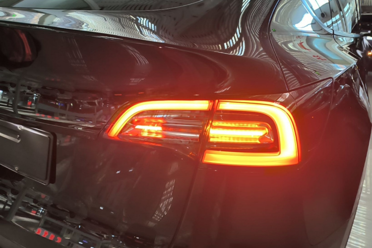Tesla Model Y 2022 #8 Tesla Model Y 2022 car image #8