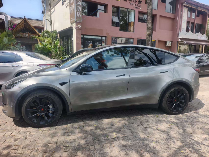 Tesla Model Y 2022 #2 Tesla Model Y 2022 car image #2