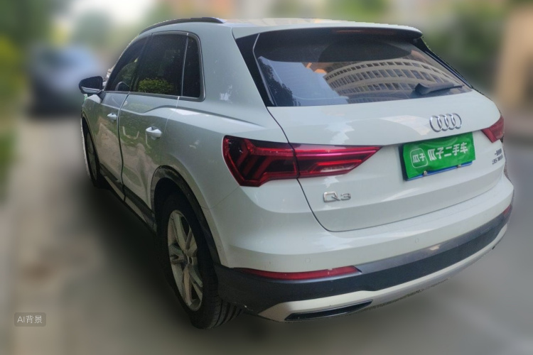 Audi Q3 2022 car image #5