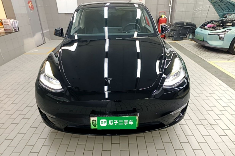 Tesla Model Y 2021 car image #3