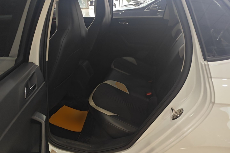 Volkswagen Polo 2023 car image #17