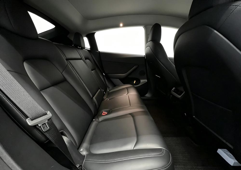 Tesla Model Y 2021 #16 Tesla Model Y 2021 car image #16