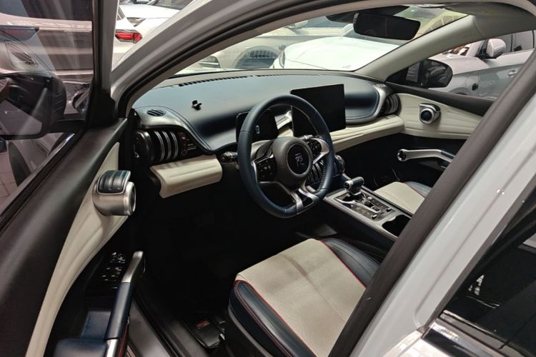 BYD Yuan Plus 2023 immagine di auto #16