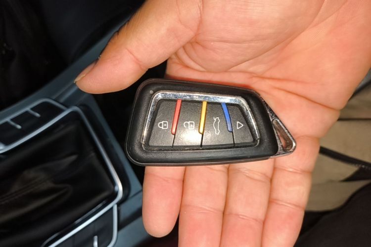 GEELY Emgrand 2021 car image #9