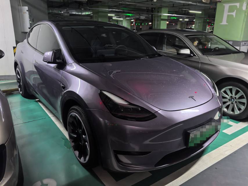 Tesla Model Y 2022 immagine di auto #2