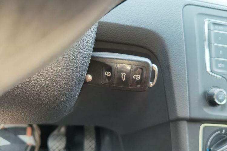 Volkswagen Santana 2016 #9 Volkswagen Santana 2016 car image #9