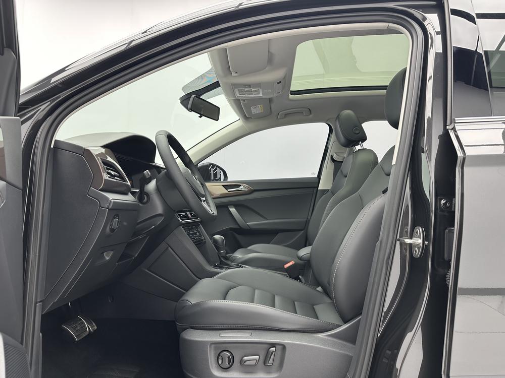 Volkswagen Tharu 2023 car image #15