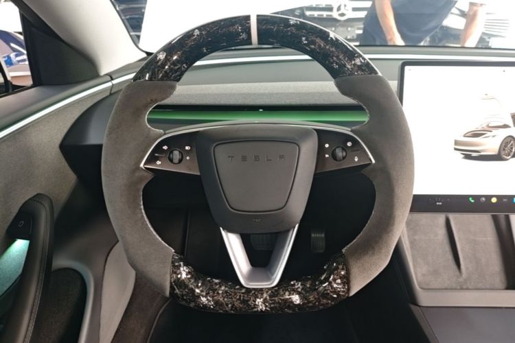Tesla Model 3 2024 car image #11