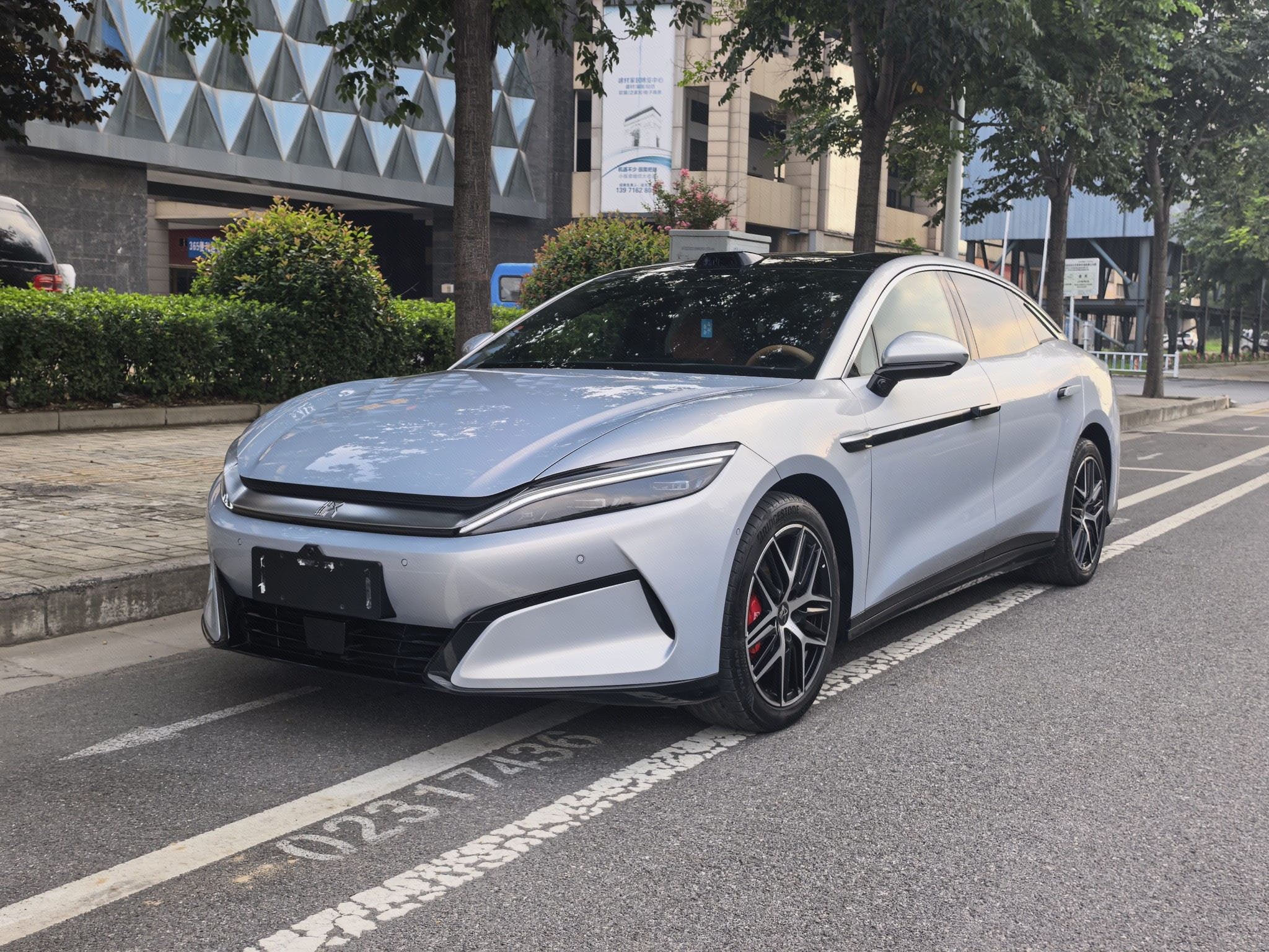 BYD HanL 2025 BYD HanL 2025 car image