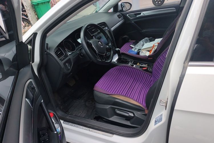 Volkswagen Golf 2018 car image #15