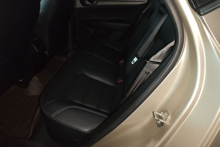 GEELY Emgrand GS 2017 car image #13