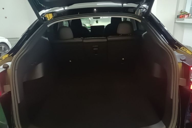 Tesla Model Y 2022 immagine di auto #19