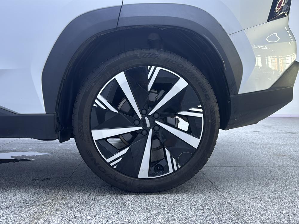 GEELY Boyue L 2023 car image #9