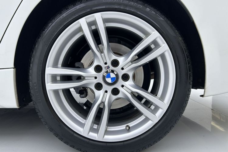 BMW 3 Series 2018 #10 BMW 3 Series 2018 car image #10