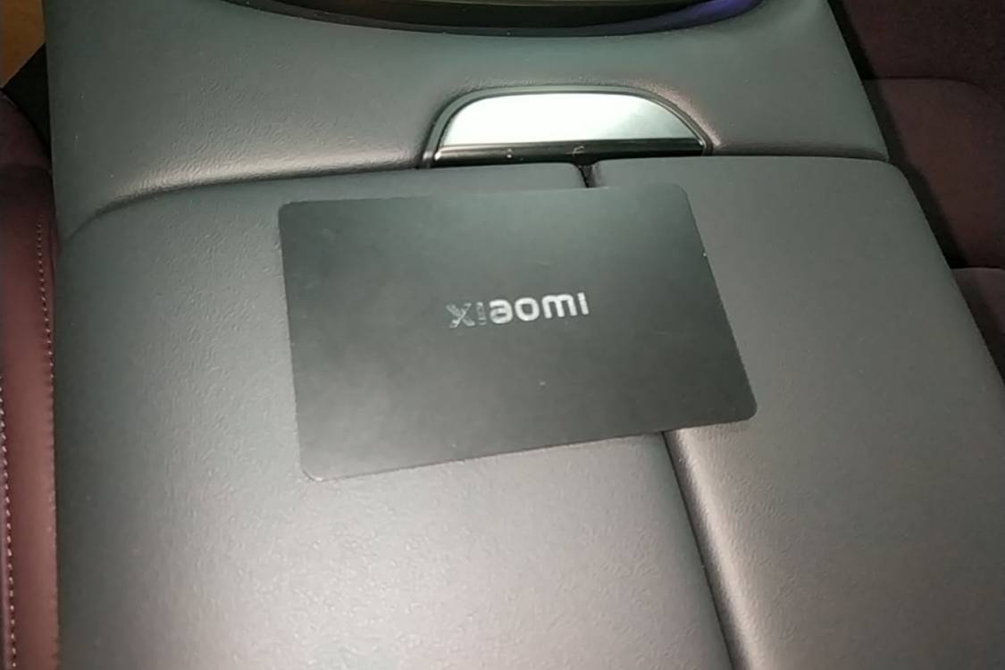 MI SU7 2024 immagine di auto #21