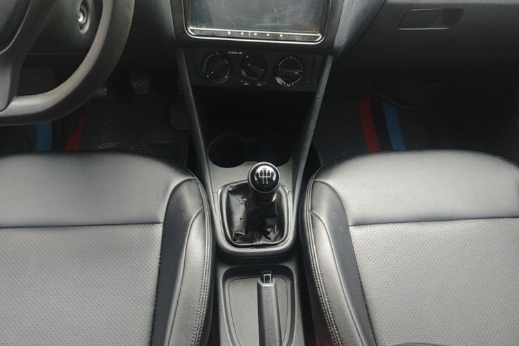 Volkswagen Polo 2016 #14 Volkswagen Polo 2016 car image #14