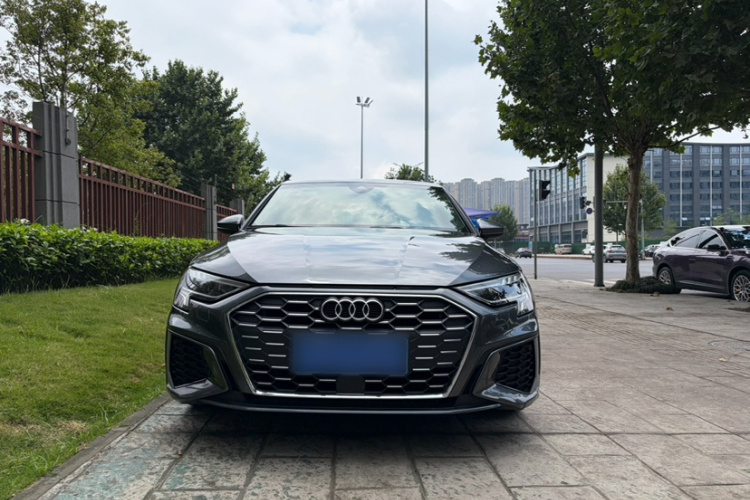 Audi A3 2021 car image #3