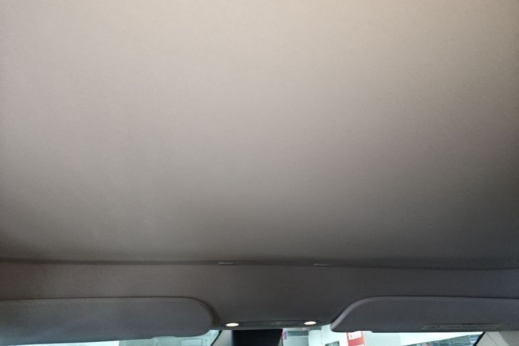 Tesla Model Y 2024 car image #18
