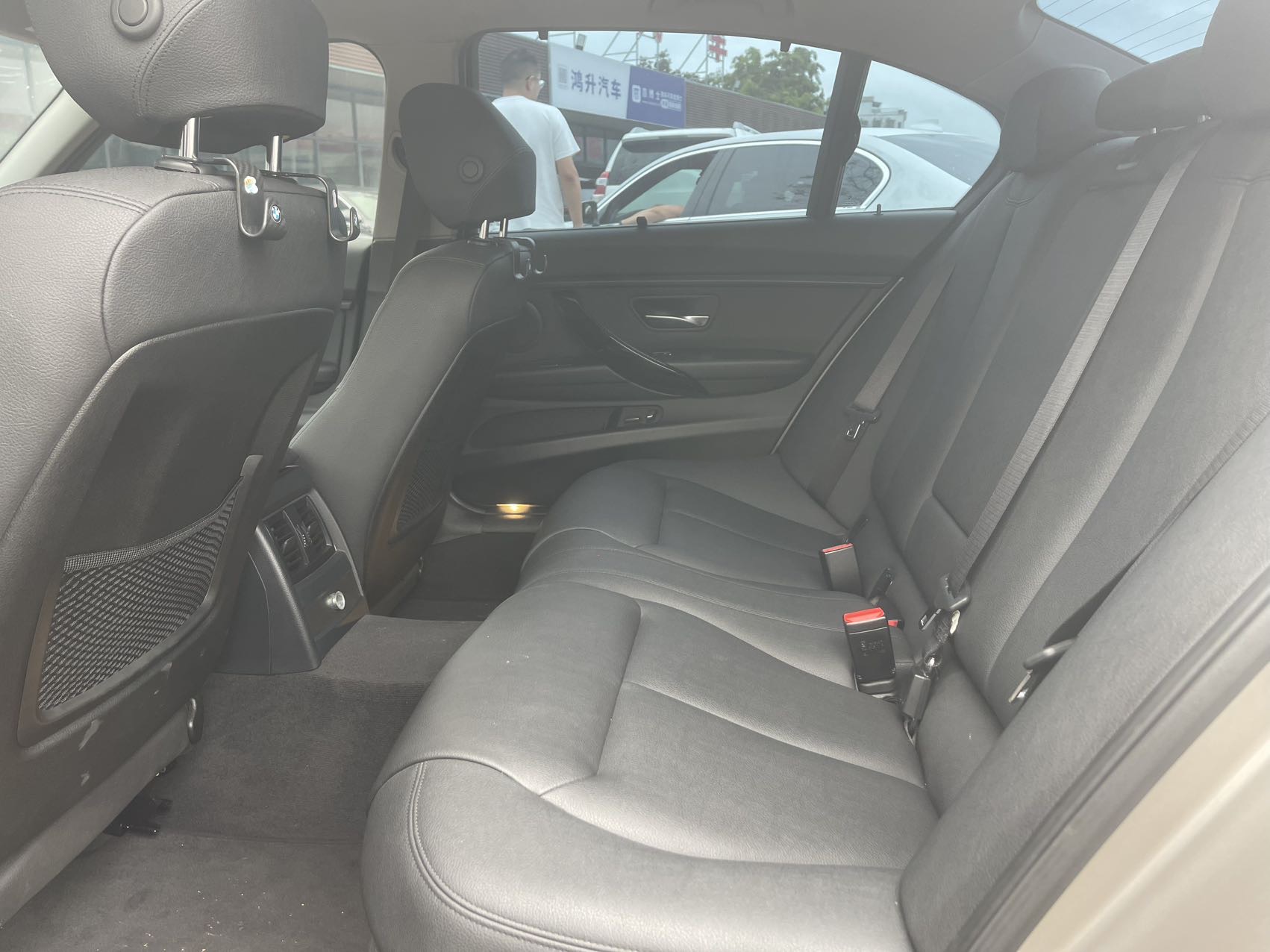 BMW 3 Series 2017 #5 BMW 3 Series 2017 car image #5