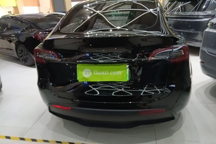 Tesla Model Y 2023 #6 Tesla Model Y 2023 car image #6