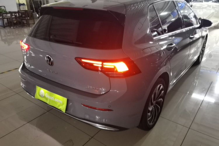 Volkswagen Golf 2024 imagem de carro #7