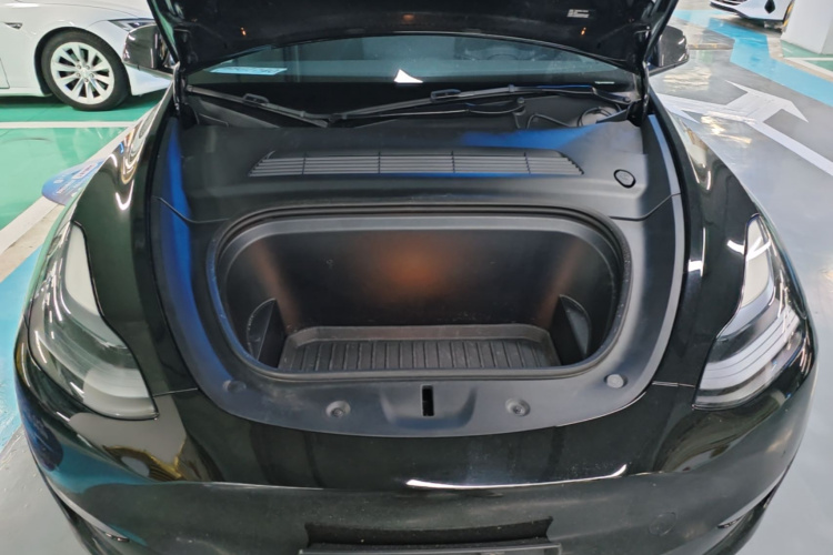 Tesla Model Y 2023 car image #20