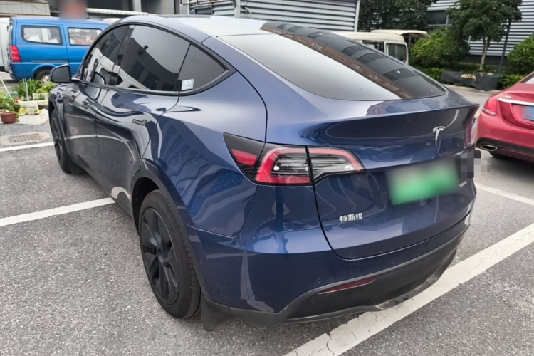 Tesla Model Y 2023 #5 Tesla Model Y 2023 car image #5