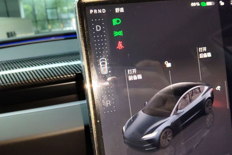 Tesla Model 3 2025 car image #14