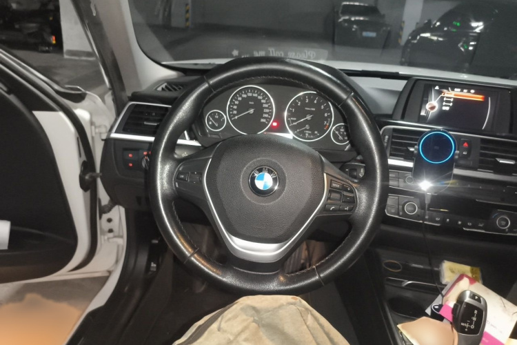 BMW 3 Series 2017 car image #15