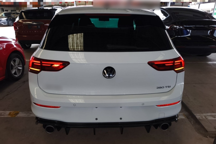 Volkswagen Golf 2025 car image #6