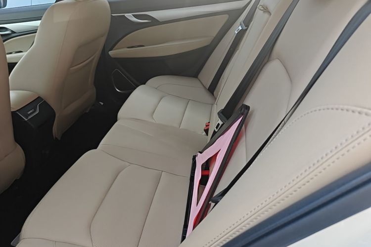 GEELY Emgrand 2018 #17 GEELY Emgrand 2018 car image #17