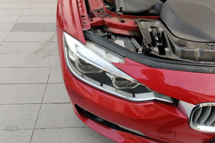 BMW 3 Series 2018 #8 BMW 3 Series 2018 car image #8