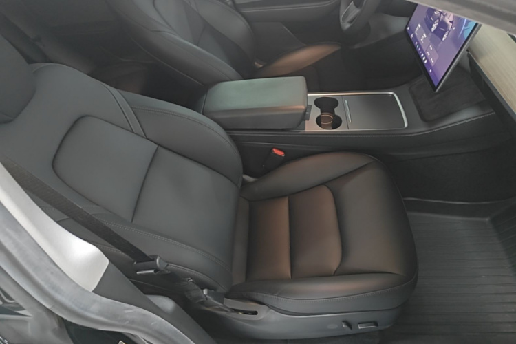 Tesla Model Y 2023 #24 Tesla Model Y 2023 car image #24