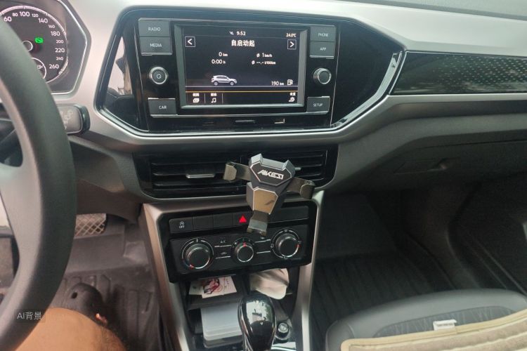 Volkswagen T-Cross 2020 car image #15
