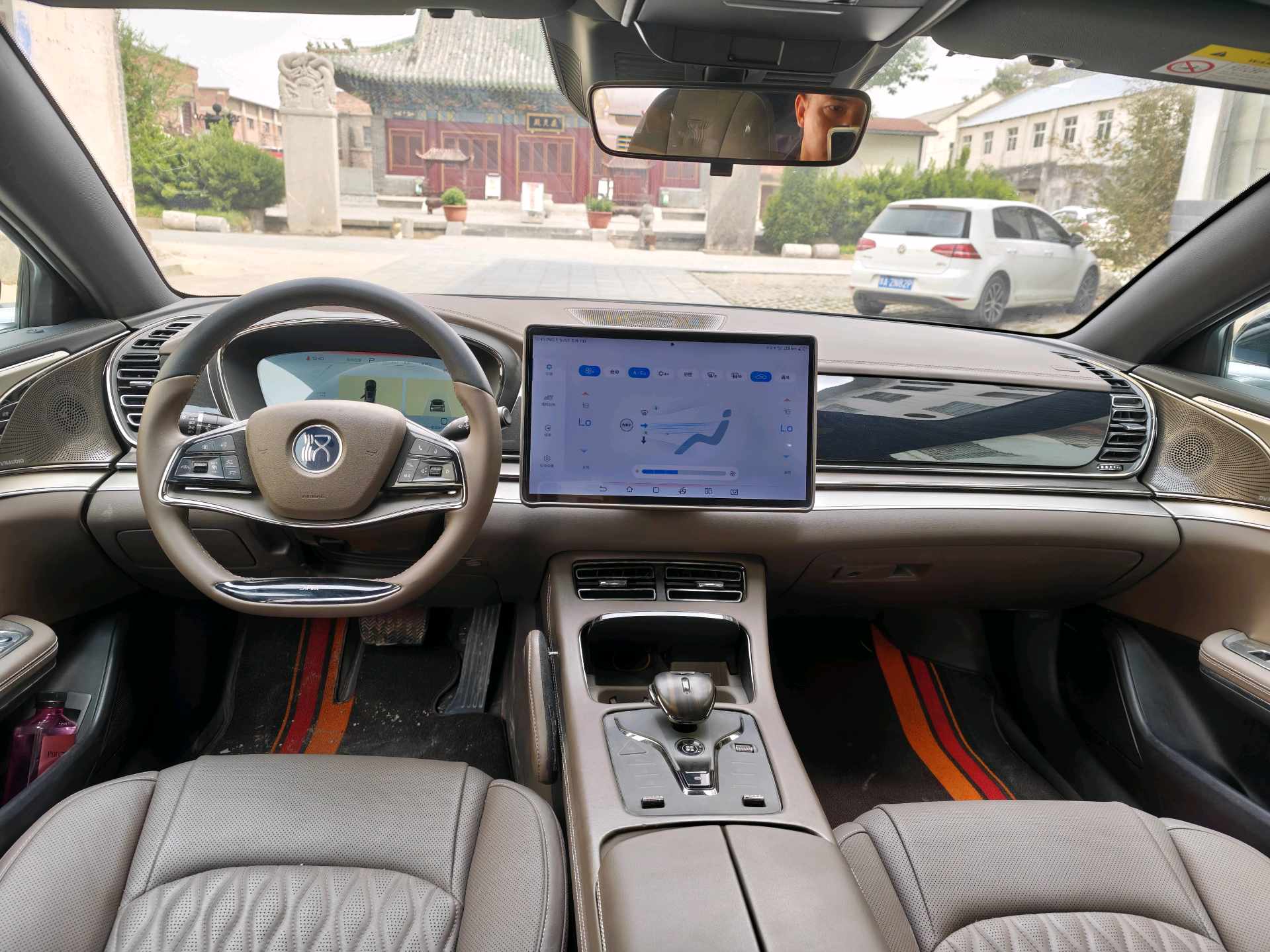 BYD Han 2024 car image #8