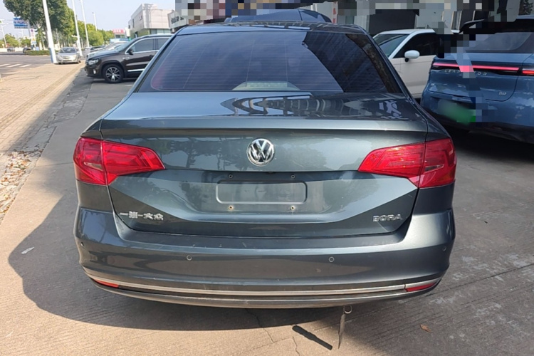 Volkswagen Bora 2017 car image #6