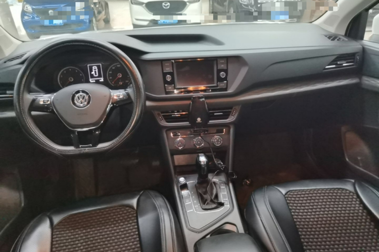 Volkswagen Tharu 2019 car image #11