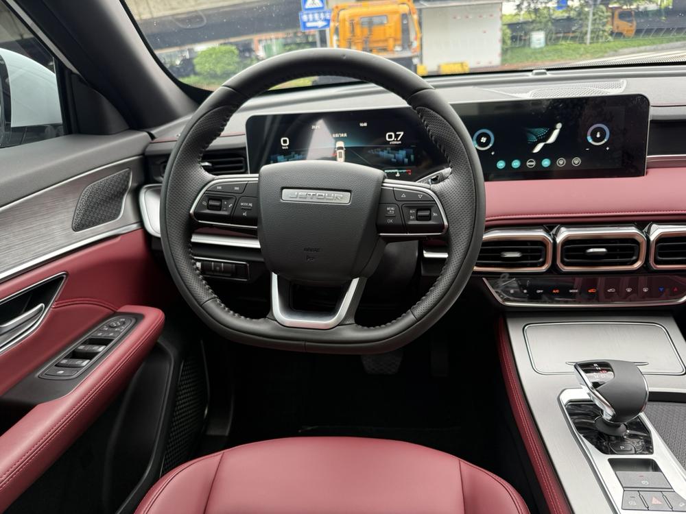 Jetour X70 PLUS 2025 #13 Jetour X70 PLUS 2025 car image #13