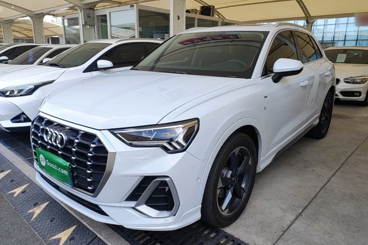 Audi Q3 2022 immagine di auto #2