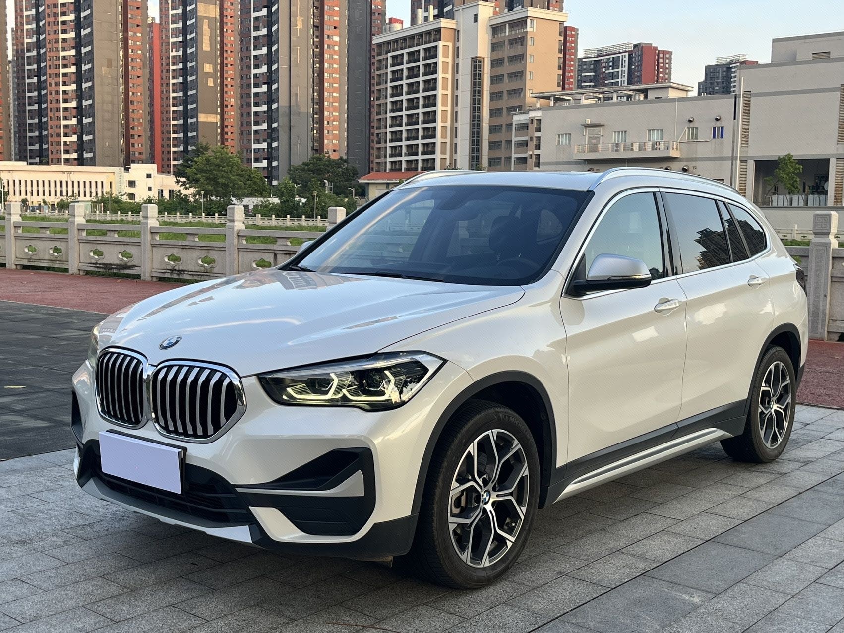 BMW X1 2022 BMW X1 2022 car image