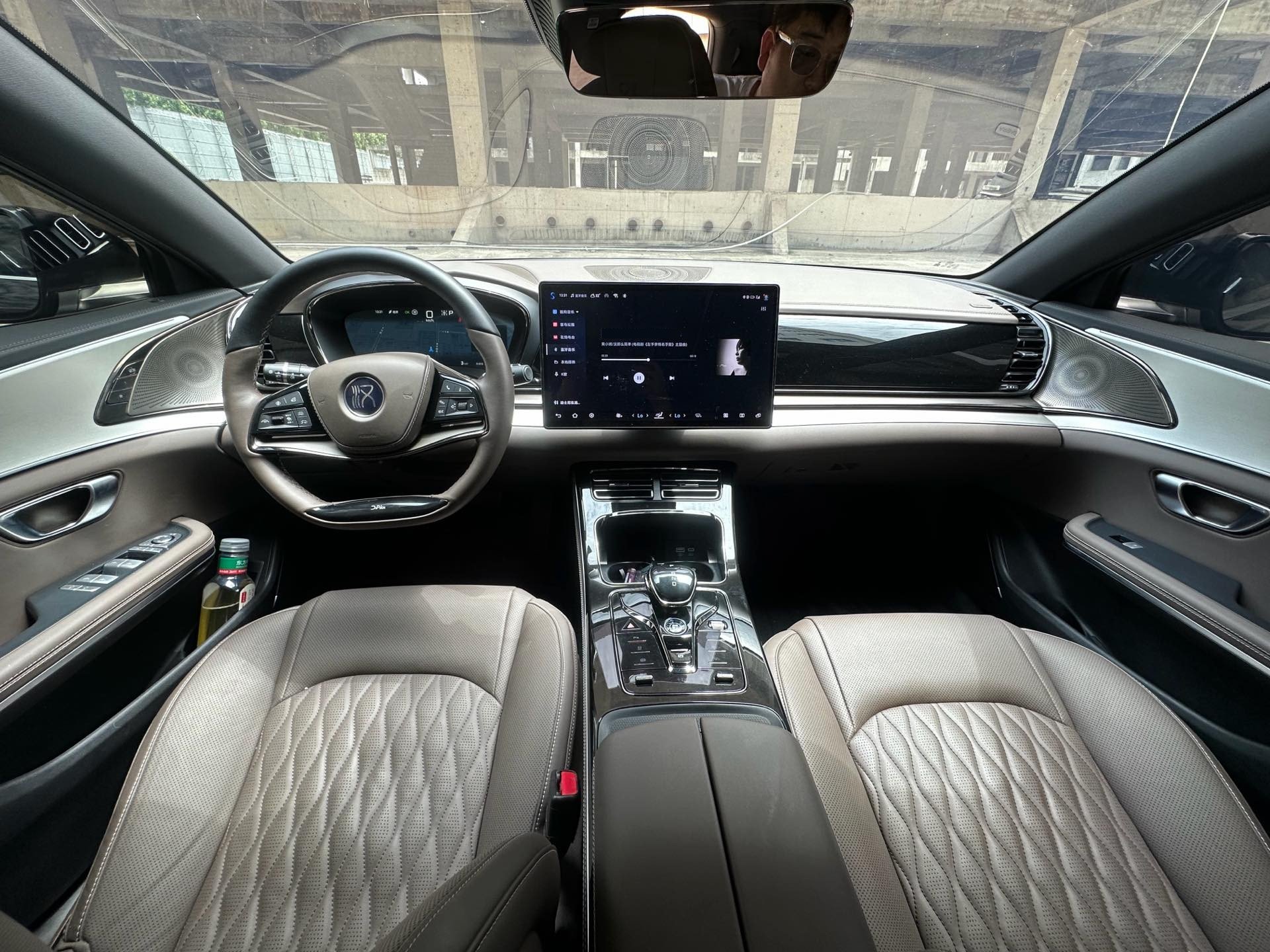 BYD Han 2024 car image #8